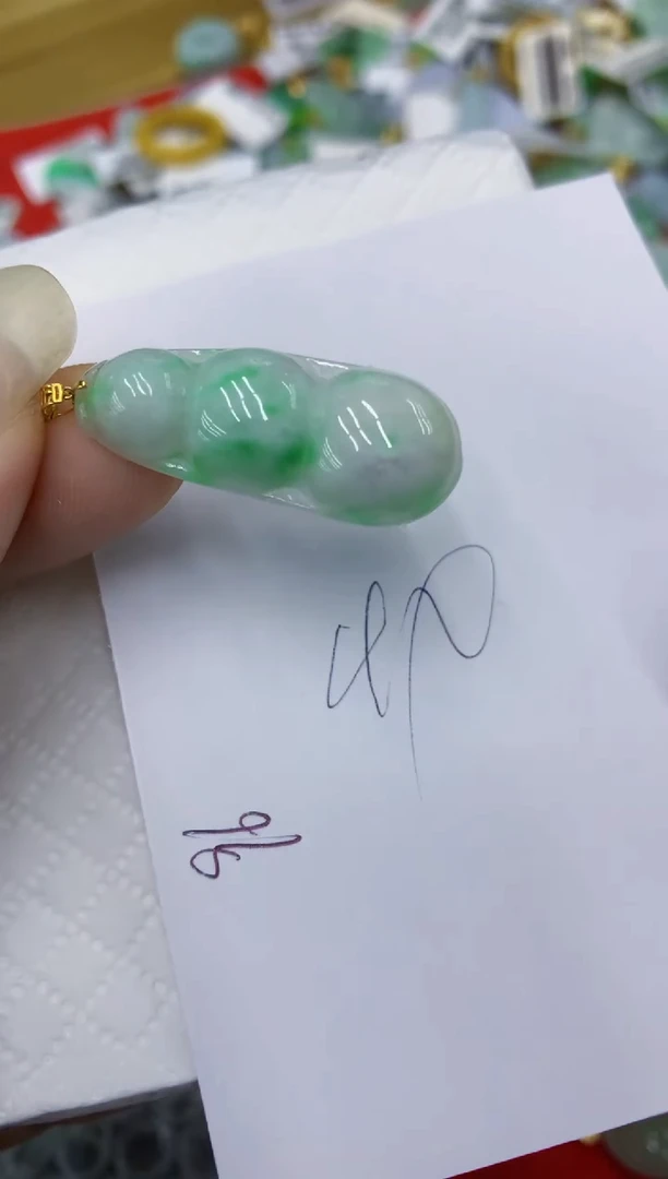 翡翠18K金镶嵌颈饰11111111111