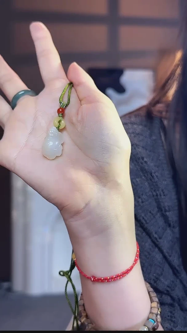 项链未镶嵌和田玉和田玉藕白貔貅吊坠