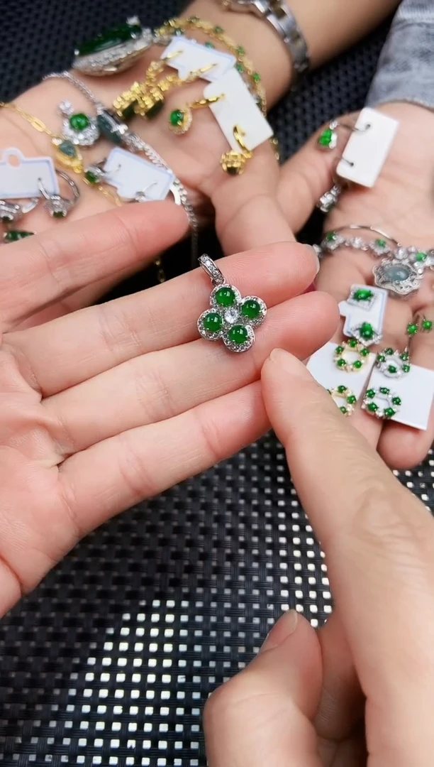 【闪购商品】翡翠吊坠(不含链)未镶嵌111111111