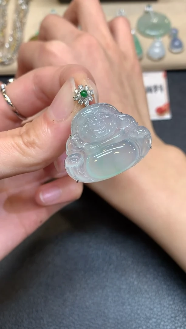 【闪购商品】翡翠颈饰18K金镶嵌佛公【无服务费】