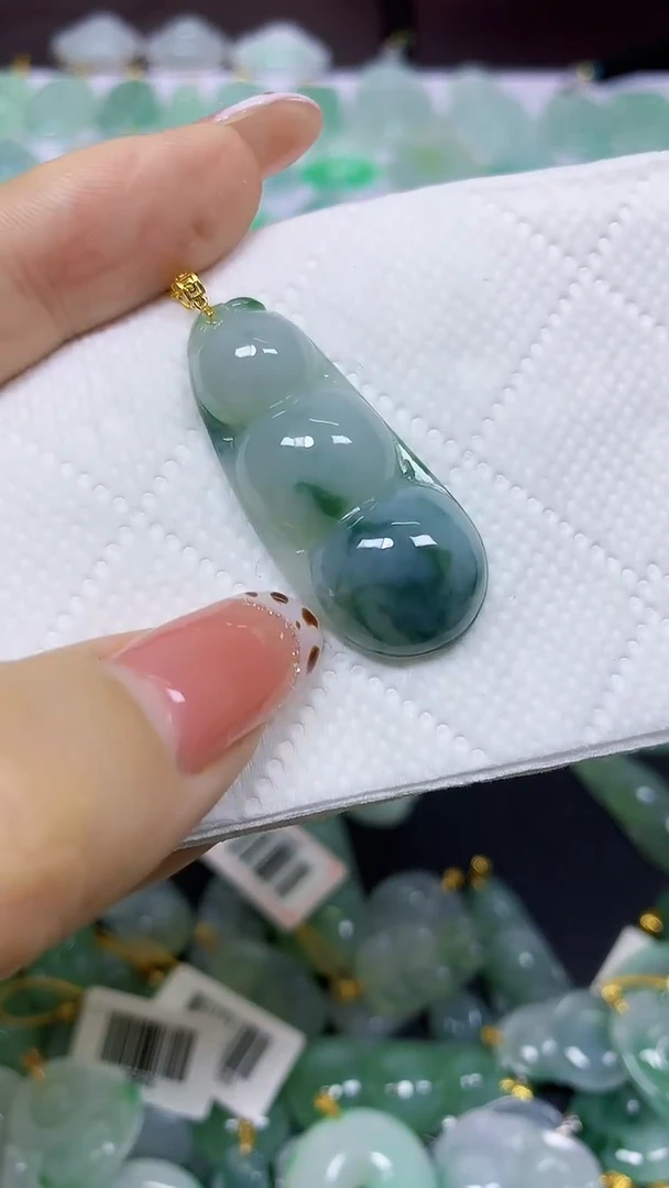 颈饰18K金镶嵌翡翠天然翡翠A货