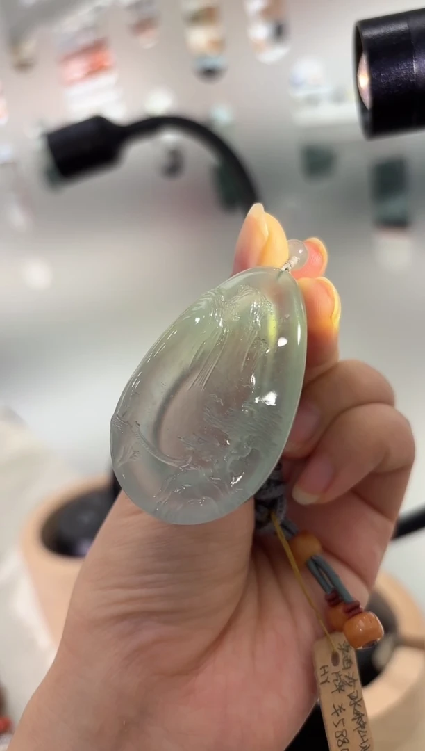 吊坠(不含链)未镶嵌翡翠山水吊坠多人不退不换