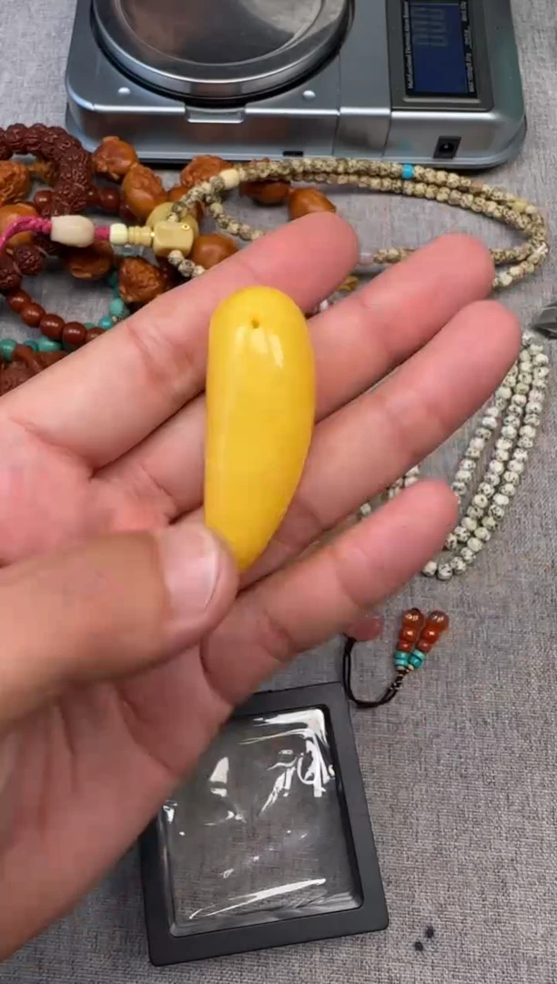 蜜蜡颈饰未镶嵌蜜蜡吊坠