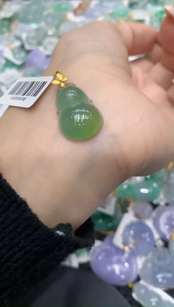颈饰18K金镶嵌翡翠111111111111