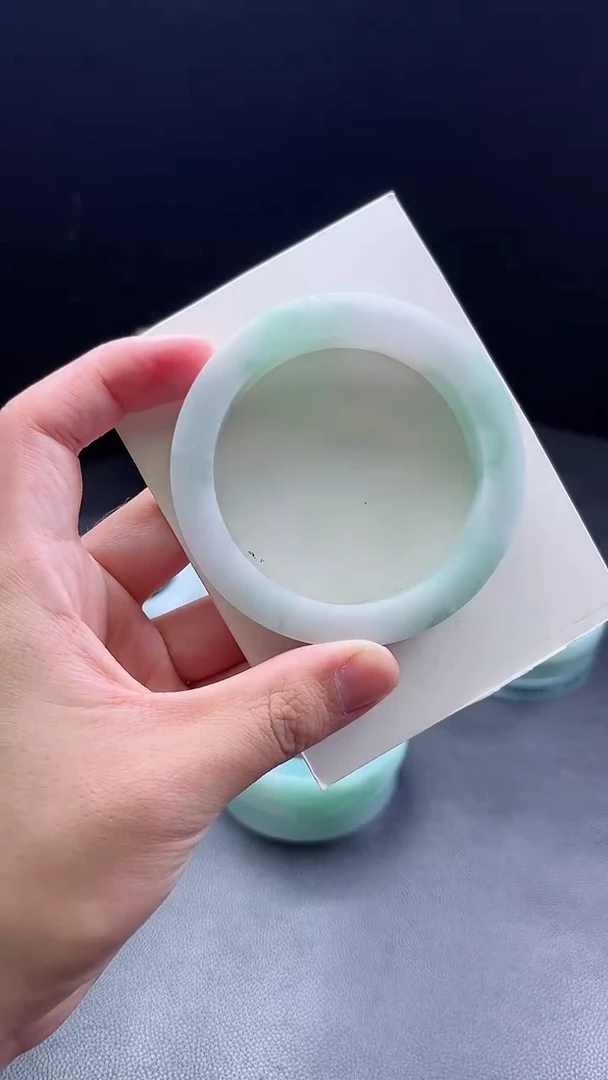 未镶嵌手镯定制翡翠快***宝定制