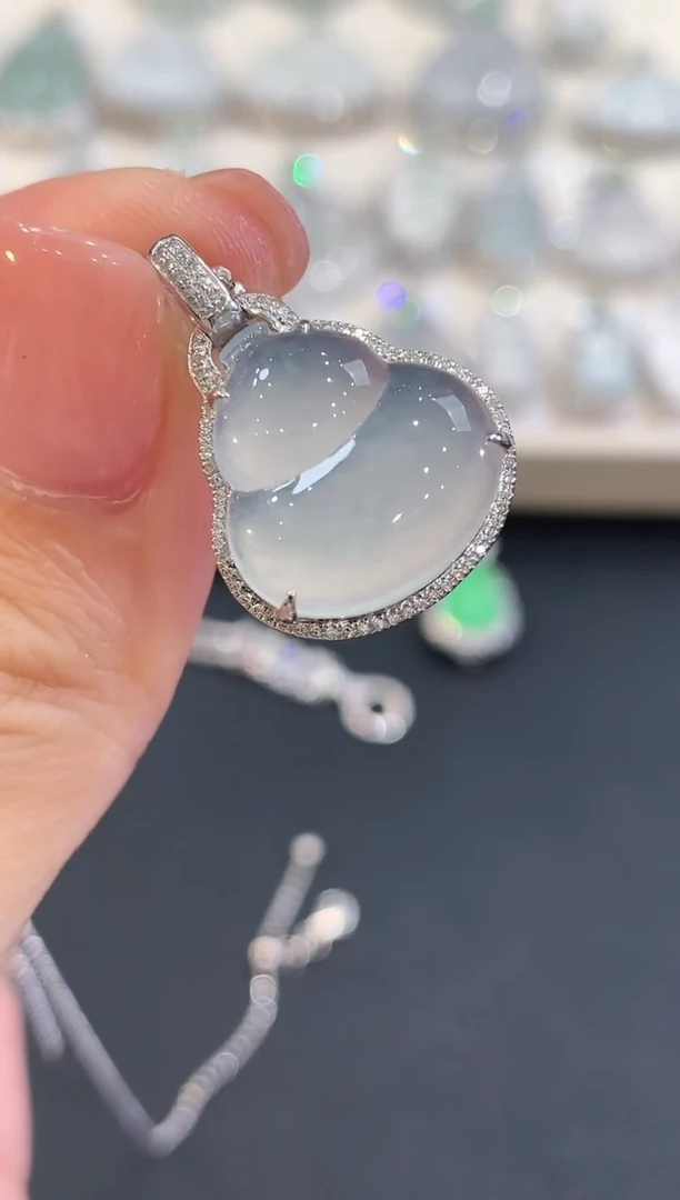 吊坠(不含链)18K金镶嵌翡翠q11多样性一件发货