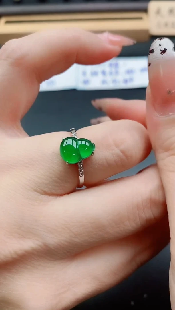 银S925镶嵌戒指翡翠1