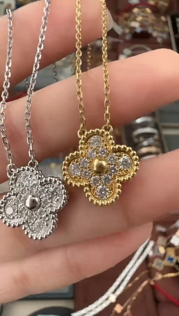 【闪购商品】钻石项链18K金镶嵌单花满钻项链（多样性发货一件）