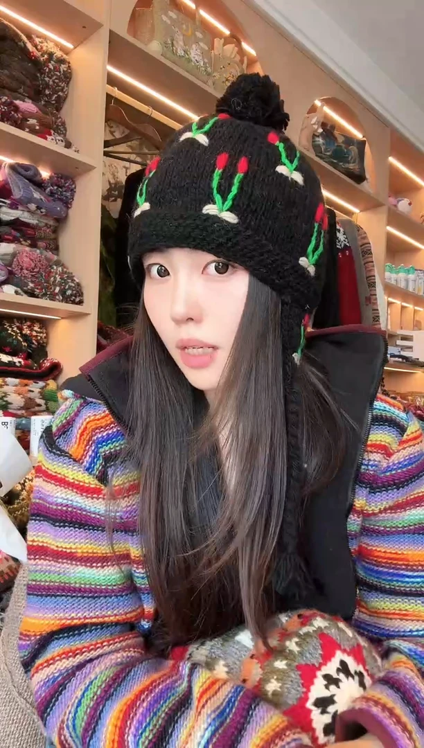 羊毛黑色樱桃帽