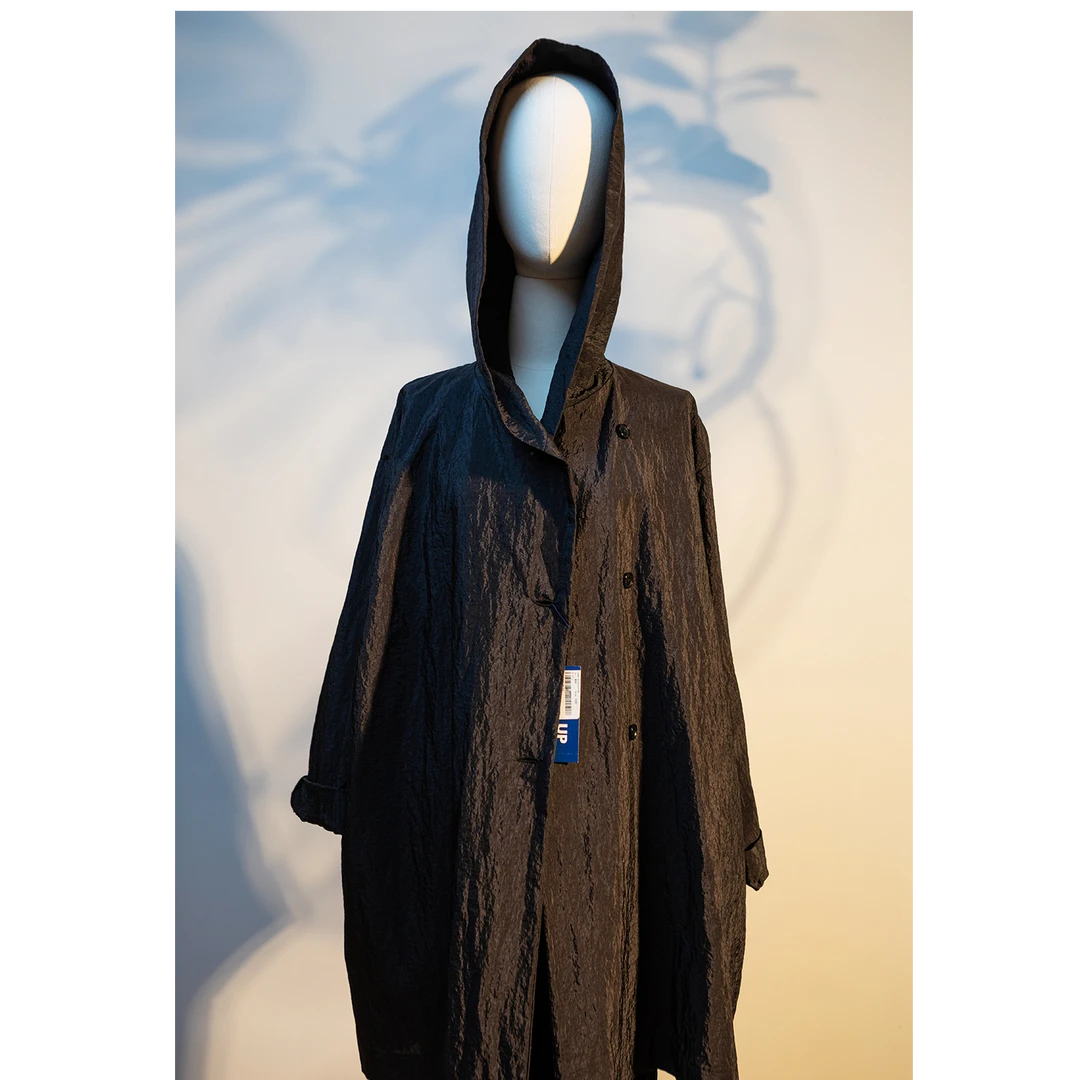 宽松连帽上衣中长款气质黑色复古褶皱风衣