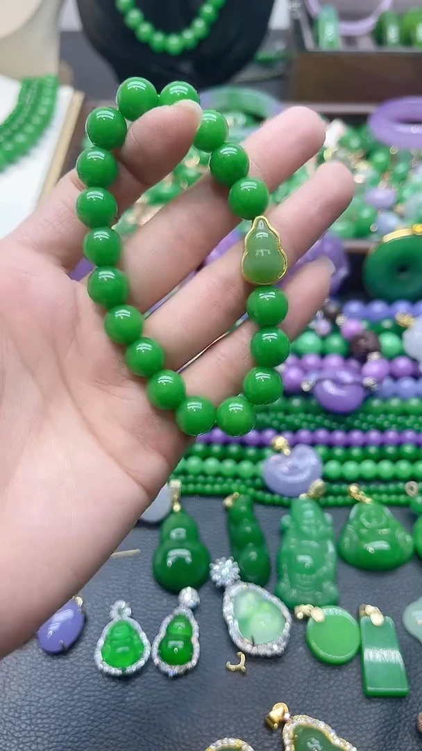 颈饰未镶嵌翡翠碧色葫芦手串