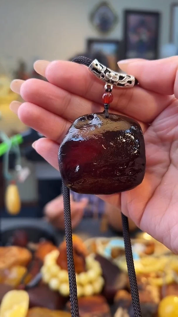 琥珀颈饰未镶嵌吊坠