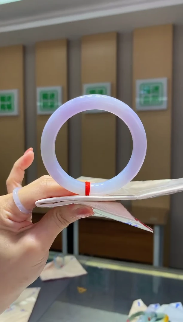 翡翠手镯未镶嵌-Q167圈口56.4*10*10