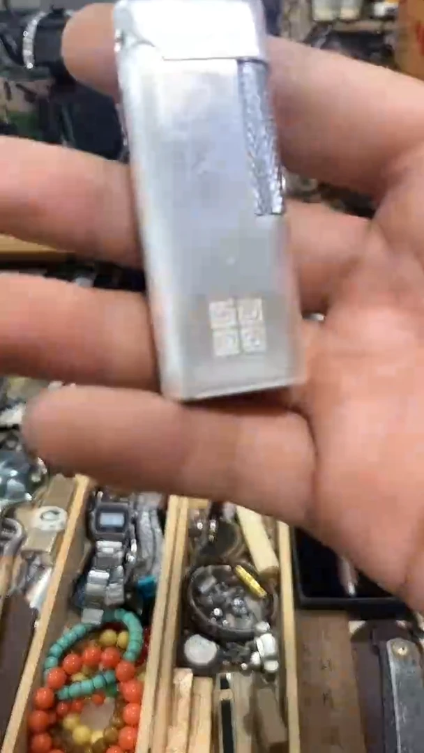 瓷片闪购商品  如图所示