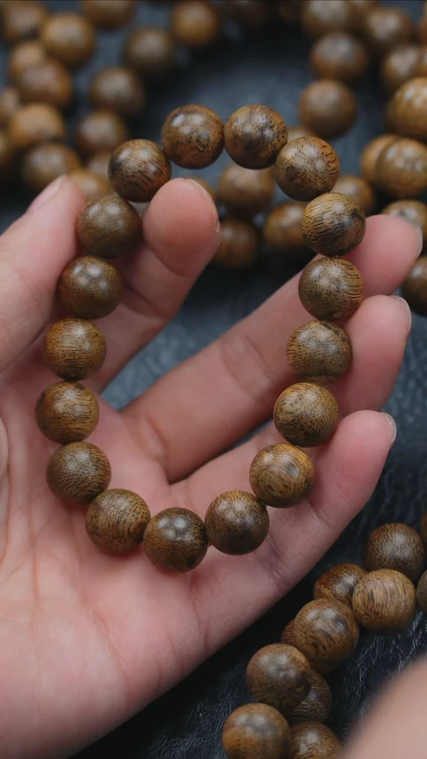 【闪购商品】沉香手串越南大叻1.3单圈17g+多样式发一