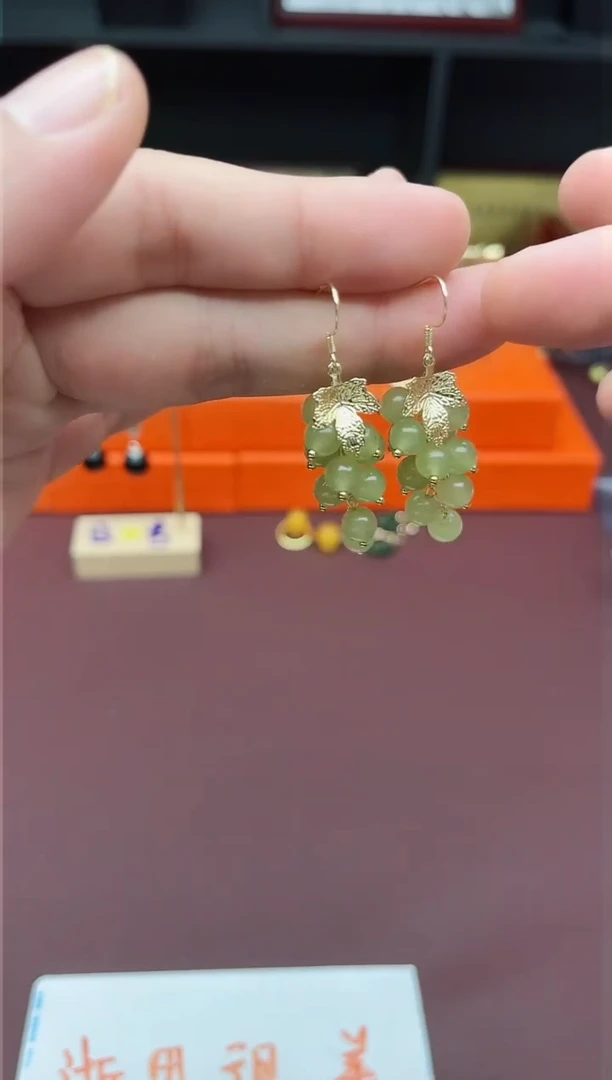 东陵石银S925镶嵌耳饰229000