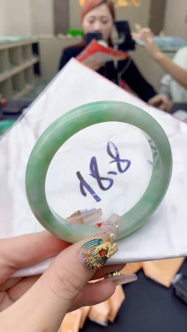 【闪购商品】翡翠手镯未镶嵌0162584130