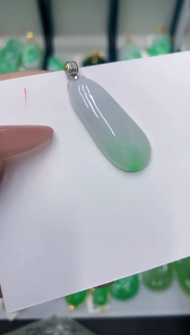 颈饰18K金镶嵌翡翠111111