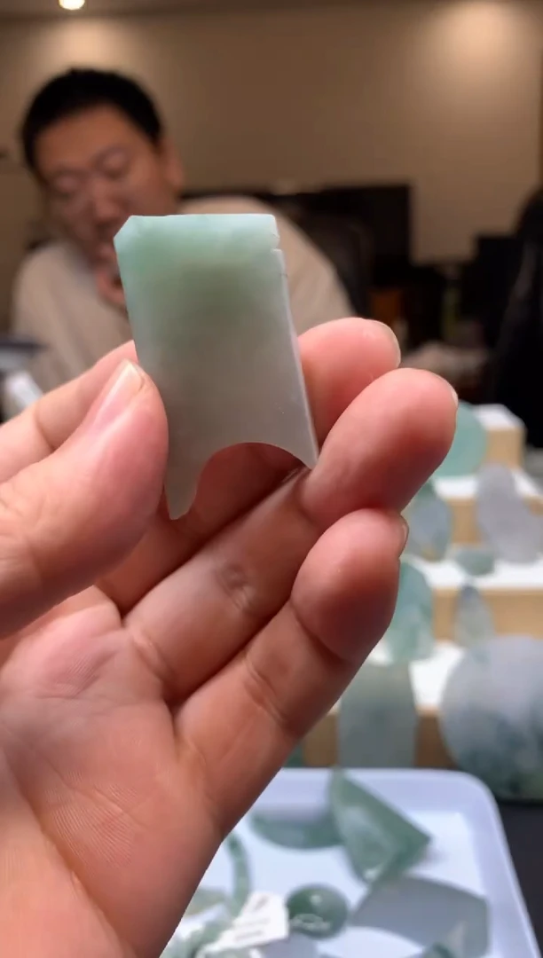 未镶嵌定制翡翠雕刻
