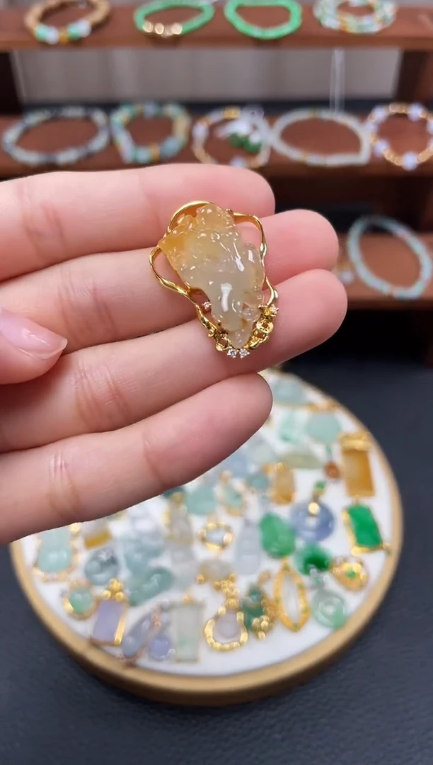 【闪购商品】翡翠吊坠(不含链)18K金镶嵌一个  JK625