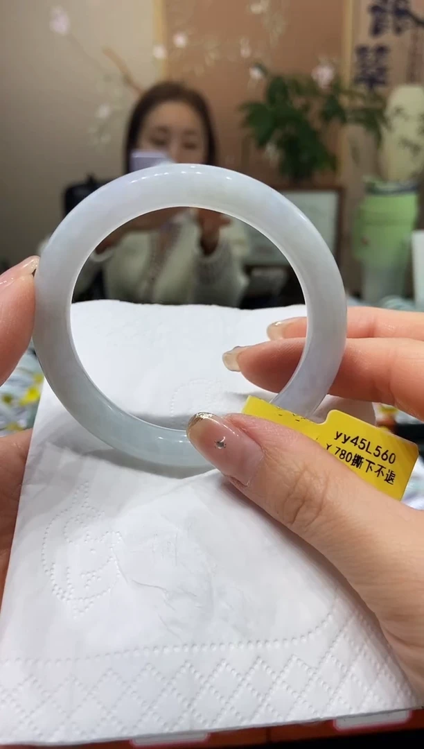 【闪购商品】翡翠手镯未镶嵌56圈口