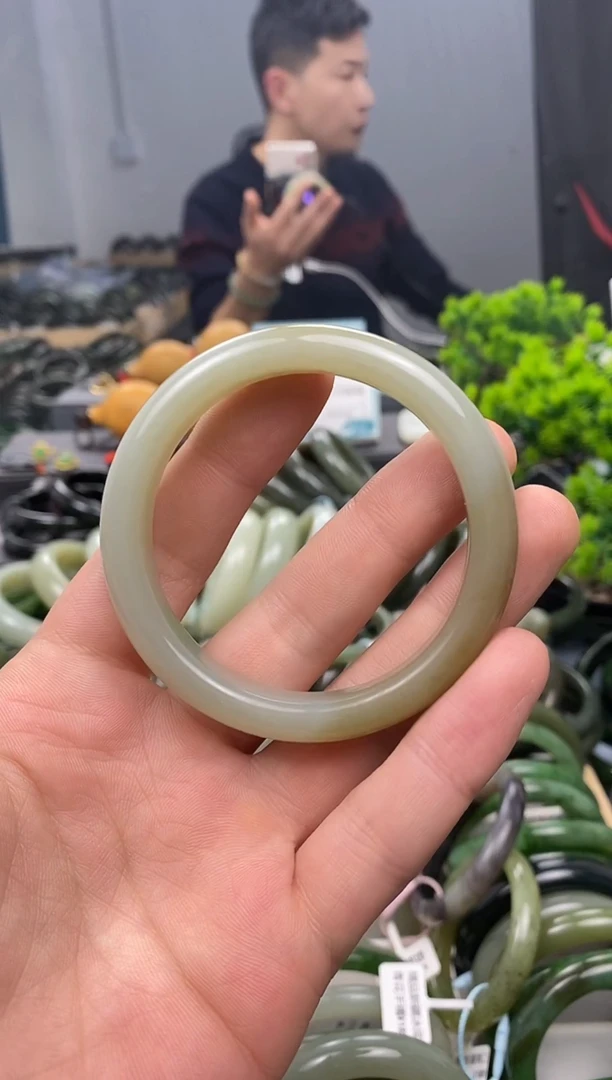 未镶嵌手镯和田玉54