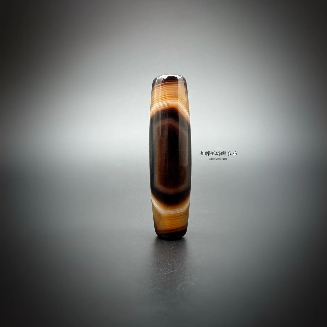 缠丝玛瑙天圆地方象形悟道 尺寸 45.6*12.3