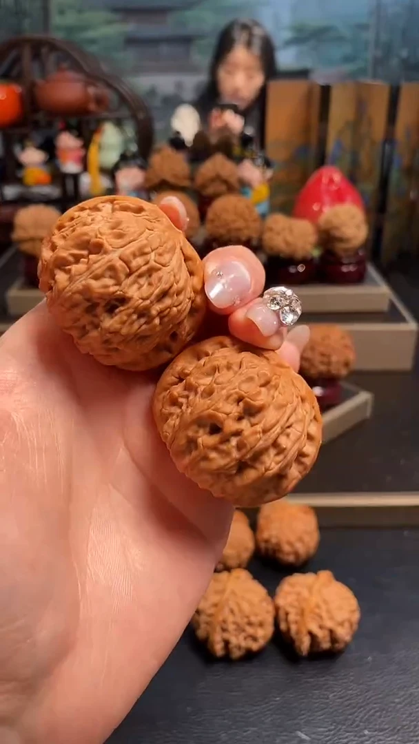 【闪购商品】文玩核桃吊坠H595白狮子42