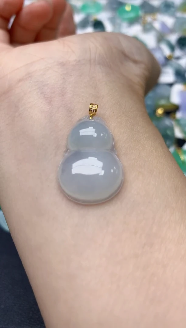 翡翠18K金镶嵌颈饰天然缅甸A货翡翠