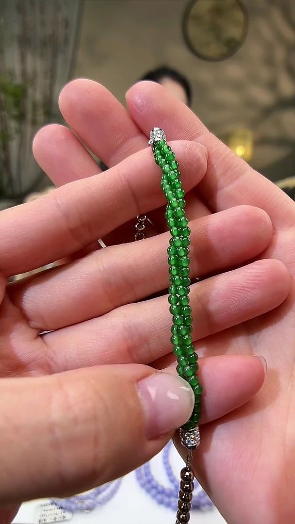 颈饰未镶嵌翡翠手链