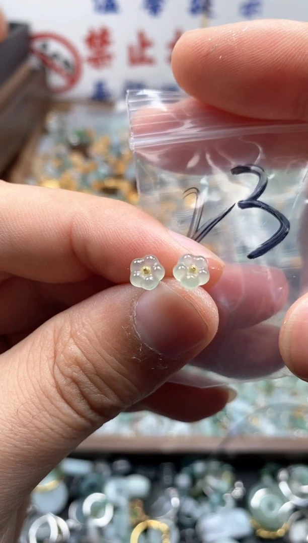 【闪购商品】翡翠颈饰未镶嵌哥哥