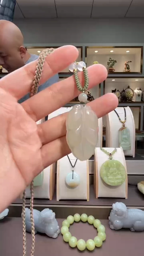 颈饰未镶嵌和田玉苏