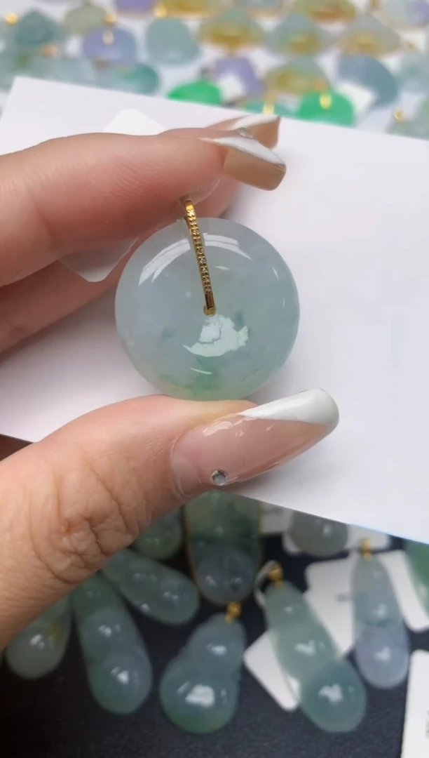 翡翠18K金镶嵌颈饰天然缅甸A货翡翠