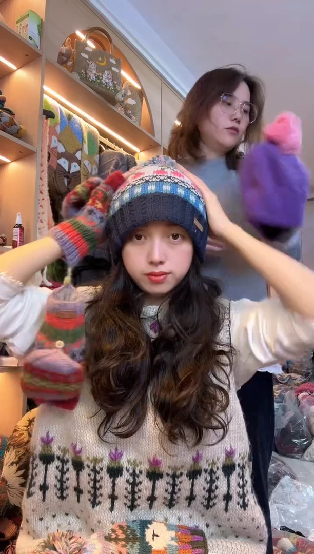 羊毛美利奴蓝色樱桃帽