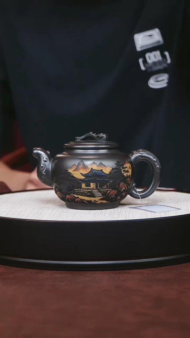 紫砂茶宠宜兴紫砂 彩绘如意壶 石黄 范传梅 260cc