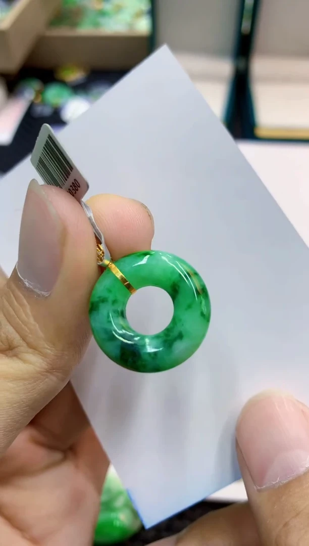 翡翠18K金镶嵌吊坠(不含链)1