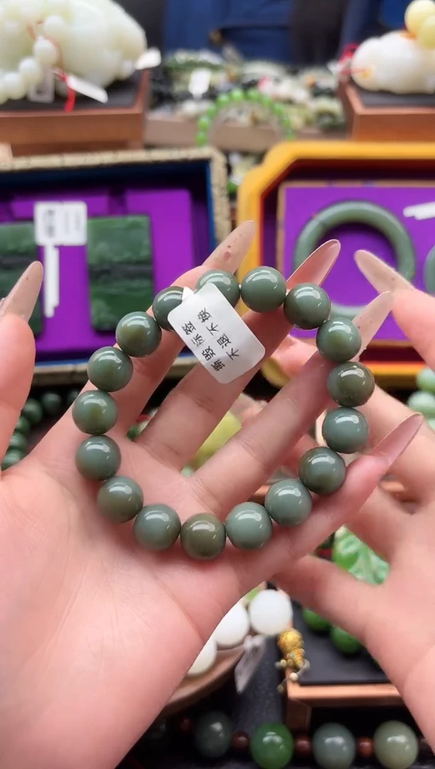 未镶嵌手串和田玉董小姐推荐 多样性发货 拍一发一fqt12