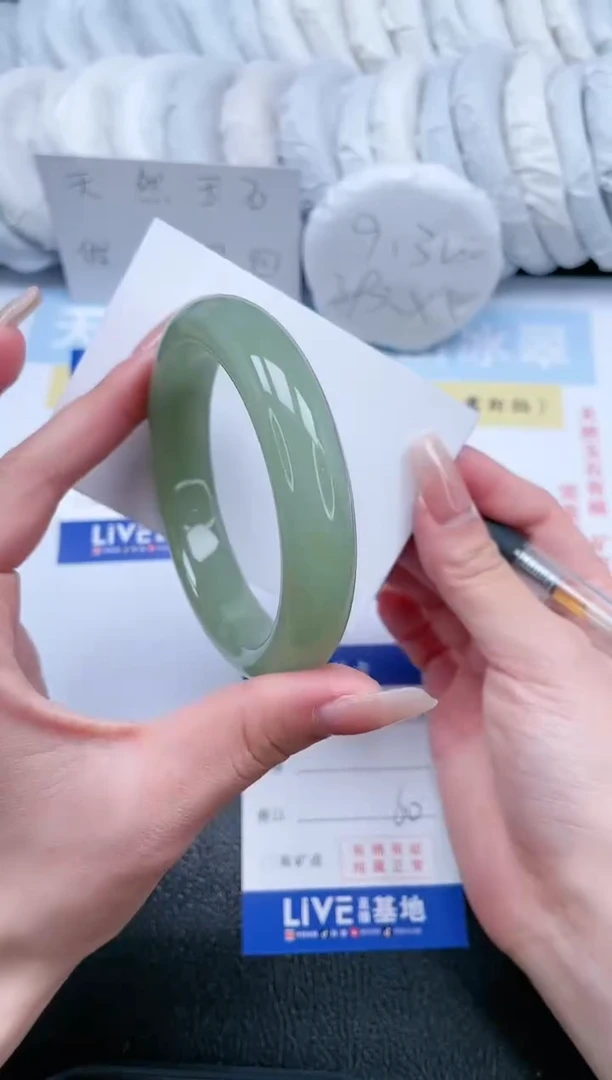 【闪购商品】石英质玉手镯未镶嵌T143-60