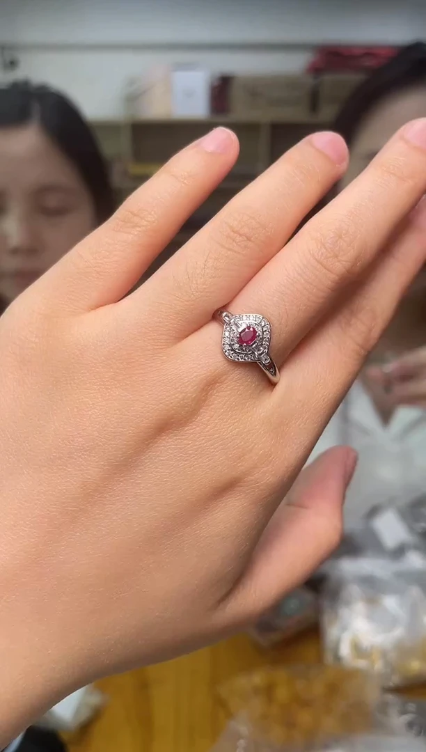 ·未镶嵌红宝石（多样性单个发货）