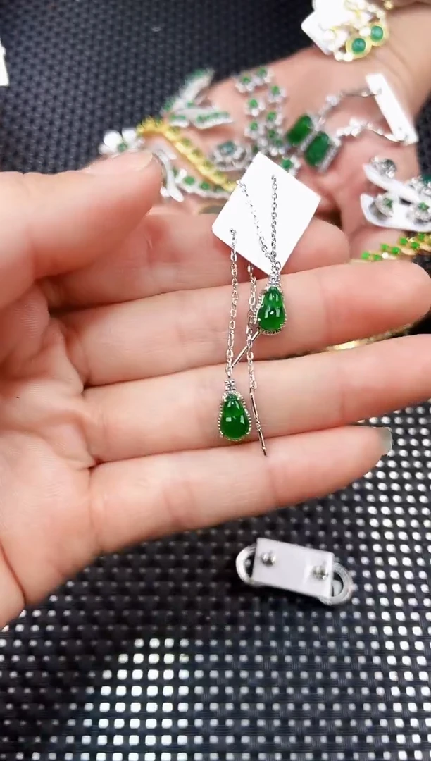 【闪购商品】翡翠耳饰未镶嵌11111111