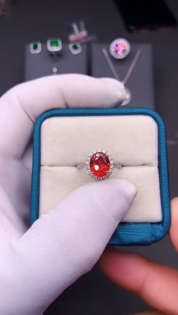 银S925镶嵌戒指红色碧玺········