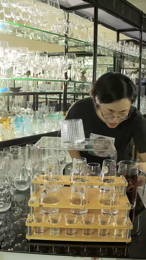 水晶玻璃平底款钻石转转杯  1个