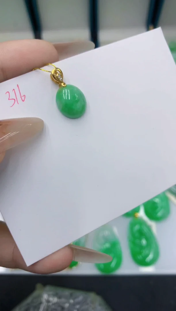 颈饰未镶嵌翡翠111111