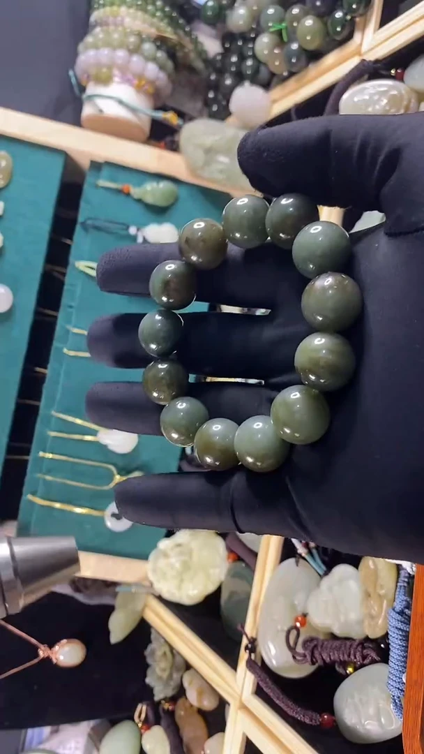 未镶嵌手串和田玉35