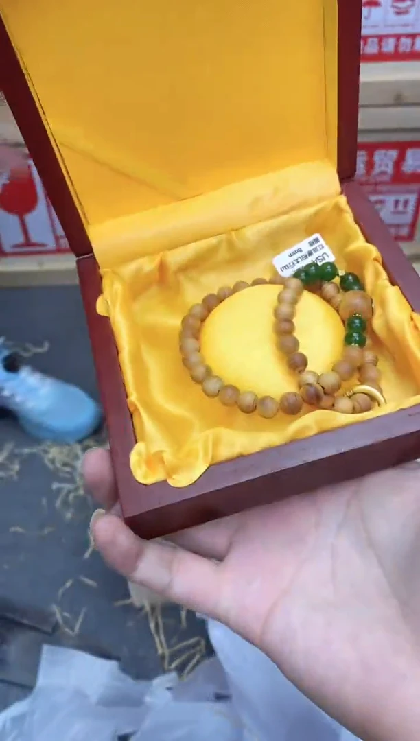 精选闪购手串搭配无礼盒