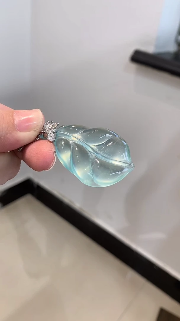 未镶嵌蛇纹石玉吊坠(不含链)超****豆叶子