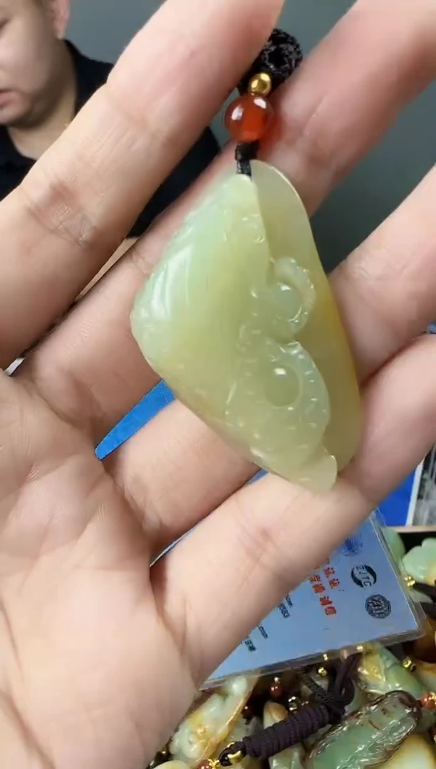 和田玉未镶嵌颈饰1