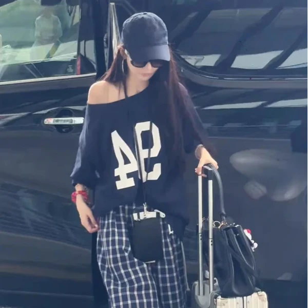 慵懒风甜辣露肩字母印花斜肩短袖t恤女夏美式复古宽松百搭上衣潮