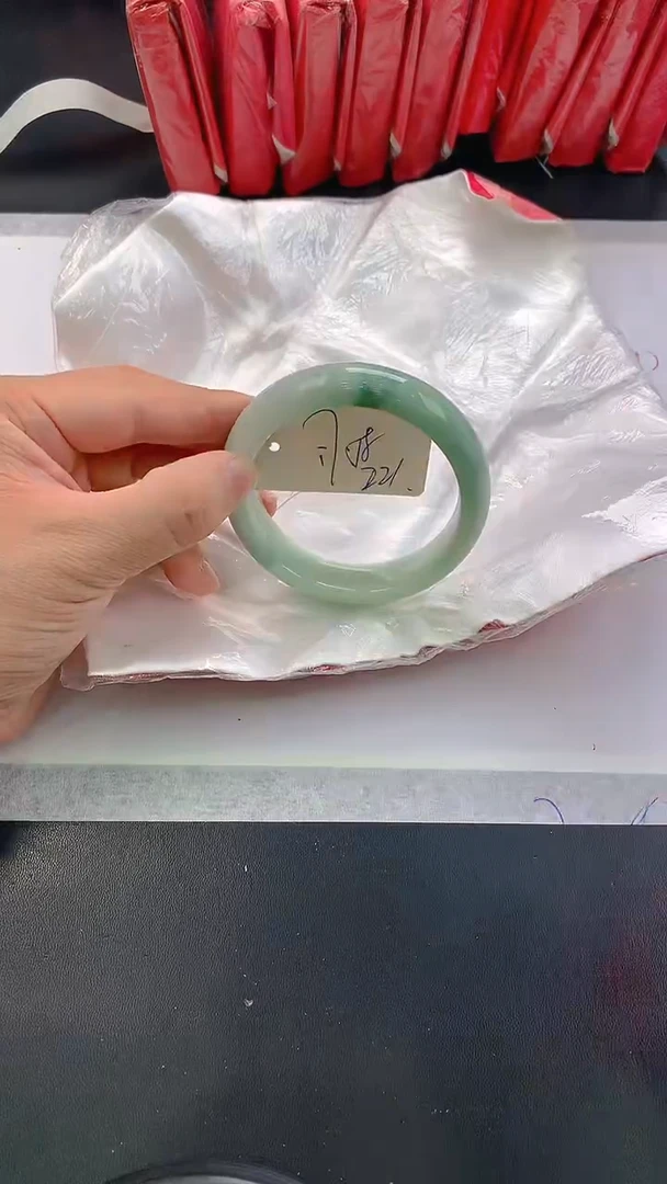 未镶嵌手镯翡翠221