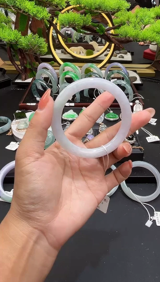 未镶嵌手镯翡翠手镯